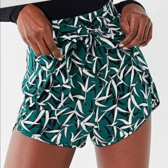 Urban Outfitters shorts - Picture 2 of 9